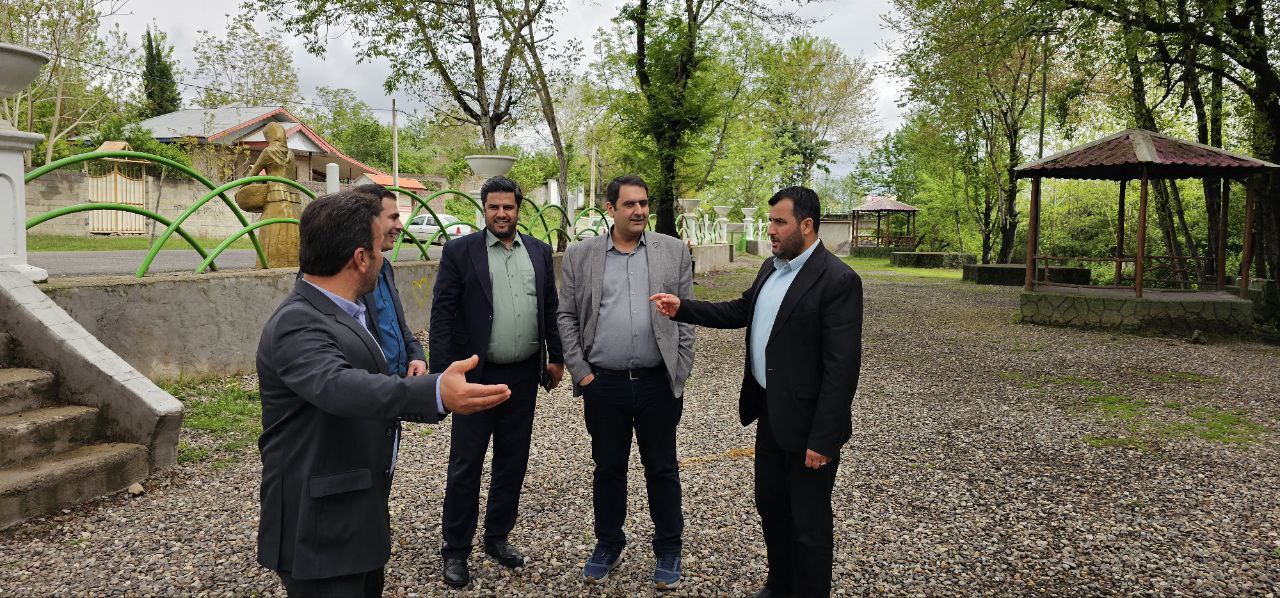 بازدید شهردار گوراب زرمیخ و رئیس میراث فرهنگی صومعه‌سرا  از محل برگزاری جشنواره آلوچه
