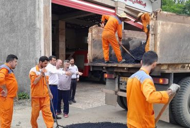 عملیات لکه‌گیری آسفالت در نقاط مختلف شهر توسط شهرداری گوراب زرمیخ