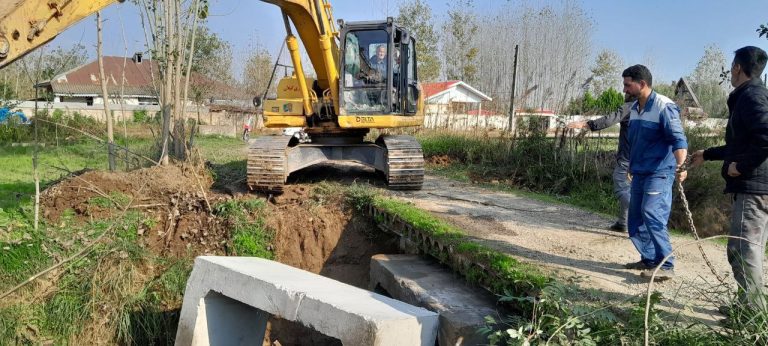 نصب باکس‌ بتنی در پل‌های کوچه گل‌افشان و کوچه سبحان محله سنگسر توسط شهرداری گوراب زرمیخ