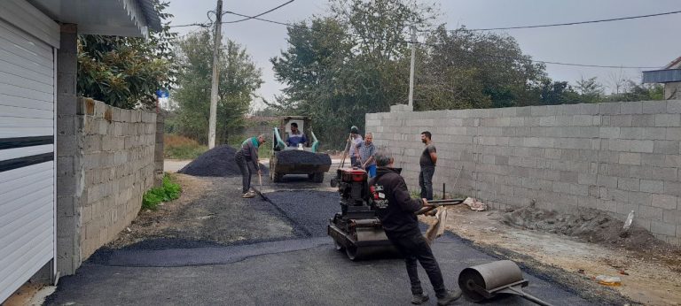 آسفالت‌ریزی کوچه مهردان فرخ در خیابان آقاسید ابراهیم