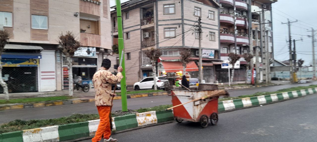 فعالیت روزانه پاکبانان خدوم شهرداری گوراب‌زرمیخ