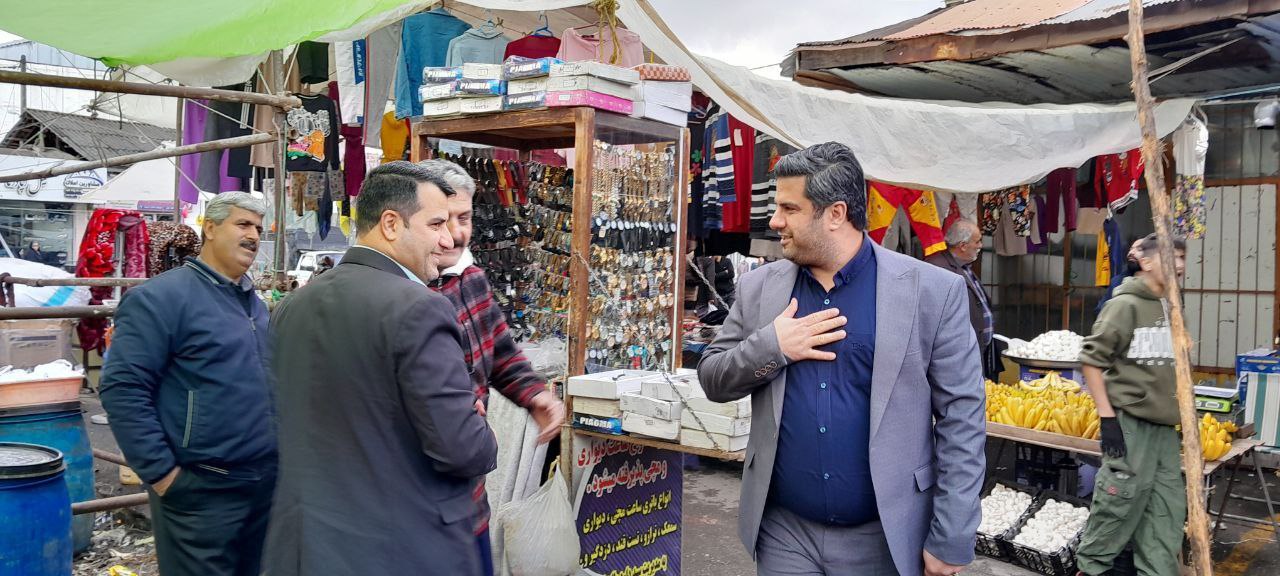بازدید شهردار گوراب زرمیخ از بازار هفتگی