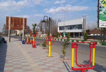 گام تازه شهرداری گوراب زرمیخ در مسیر نشاط شهری؛ نصب ست ورزشی در فضای مکث ورودی شهر