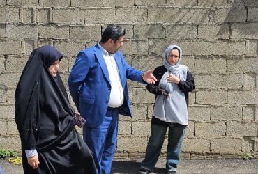 بازدید شهردار گوراب زرمیخ بهمراه عضو شورای شهر از کوچه آزادگان به دنبال درخواست و گزارش شهروندان