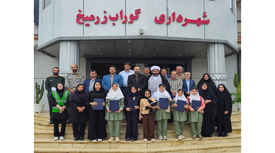 از جمع‌آوری درپوش‌های پلاستیکی تا اهدای یک دستگاه پزشکی؛ دانش‌آموزان آسیه گوراب‌زرمیخ یک کار بزرگ را رقم زدند